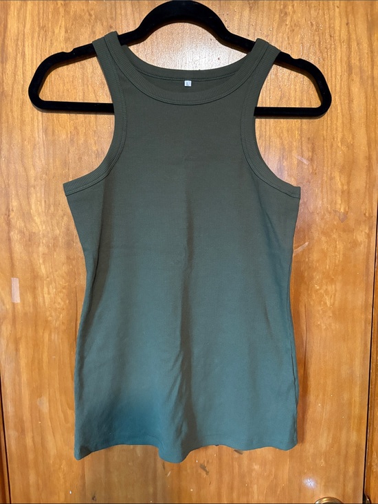 Tops - NWOT Women’s Ribbed Tank Top - Olive Green - Size L